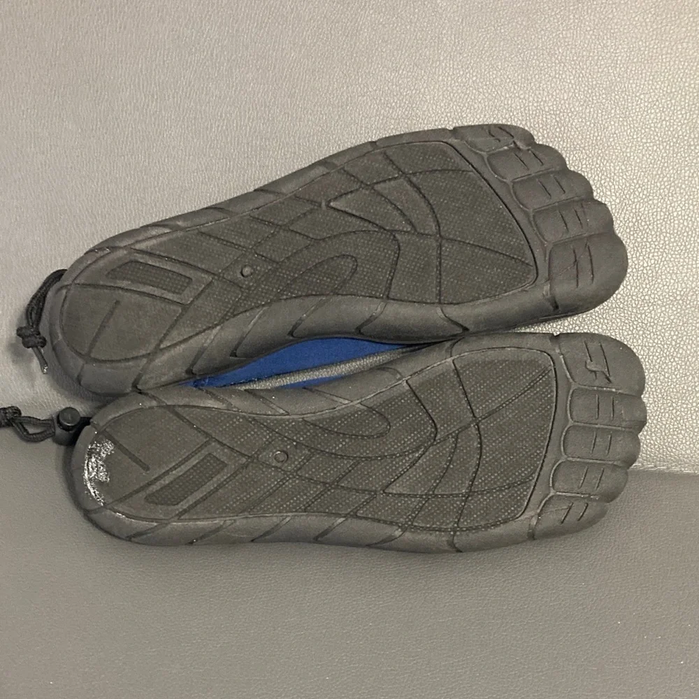 Patriotic Water Shoes men’s 8